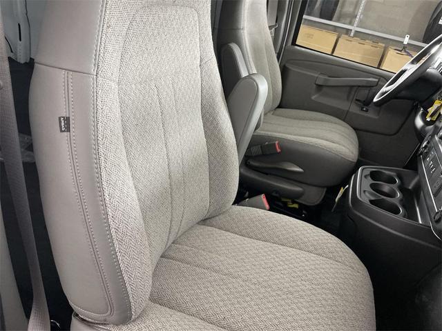 Photo of 2025 Summit White GMC Savana 2500