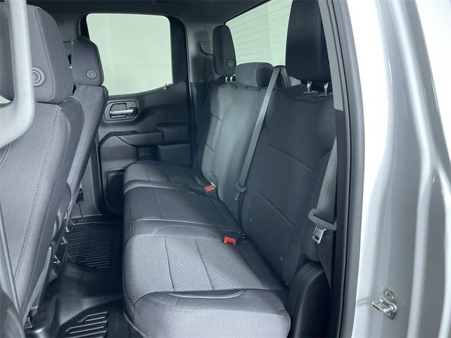 Photo of 2025 Summit White GMC Sierra 1500