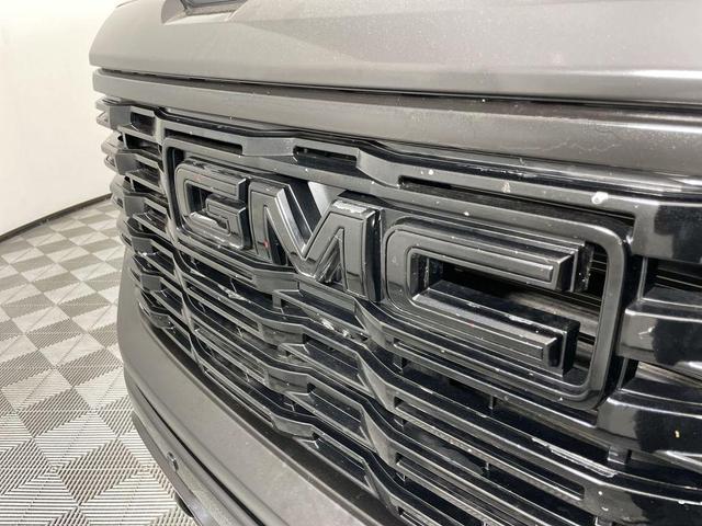 Photo of 2022 Onyx Black GMC Sierra 1500