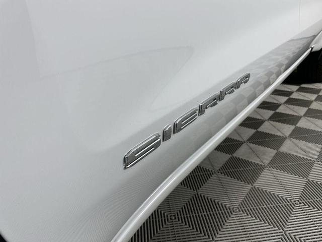 Photo of 2025 Summit White GMC Sierra 1500