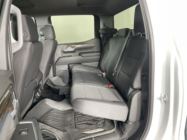 Photo of 2025 Summit White GMC Sierra 1500