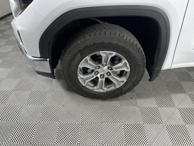Photo of 2025 Summit White GMC Sierra 1500