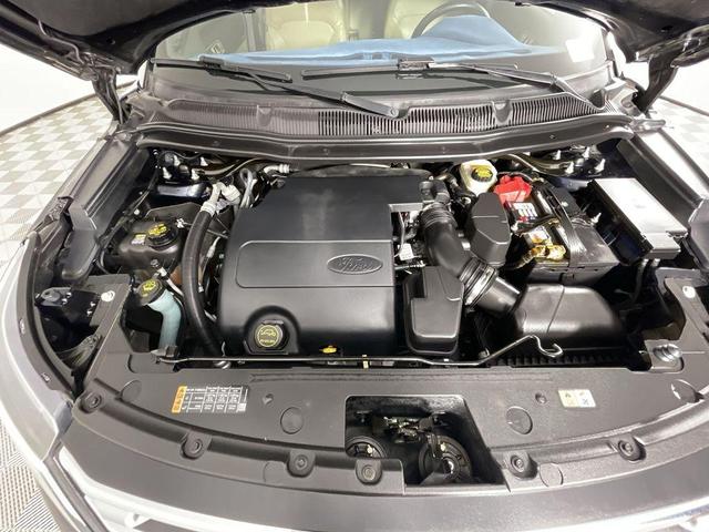 Photo of 2016 Blue Ford Explorer