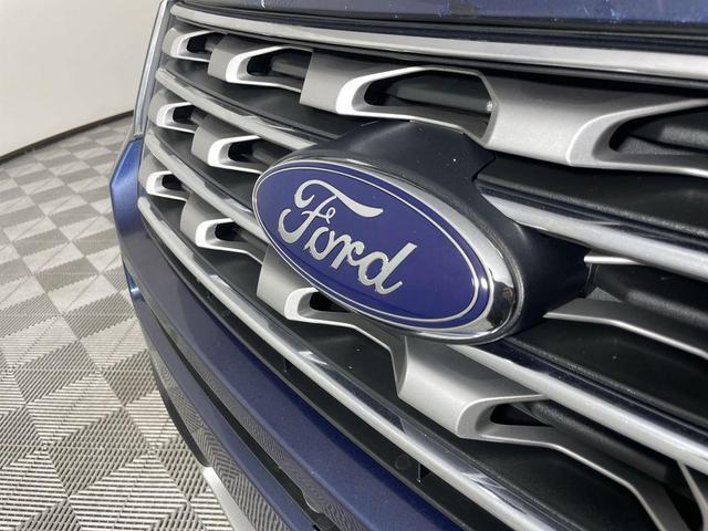 Photo of 2016 Blue Ford Explorer