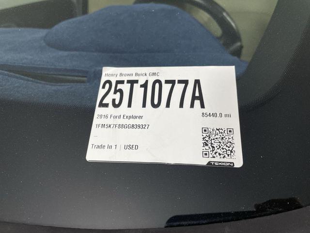 Photo of 2016 Blue Ford Explorer