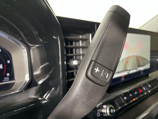 Photo of 2025 Summit White GMC Sierra 1500