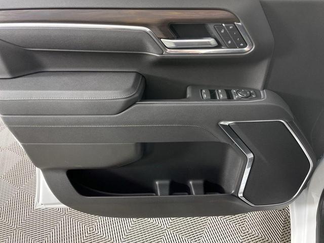 Photo of 2025 Summit White GMC Sierra 1500