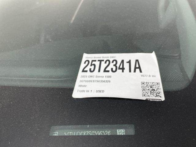 Photo of 2025 Summit White GMC Sierra 1500