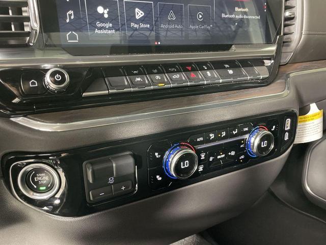 Photo of 2025 Summit White GMC Sierra 1500