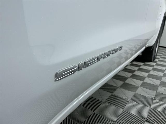 Photo of 2025 Summit White GMC Sierra 1500