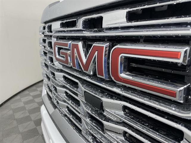 Photo of 2025 Summit White GMC Sierra 2500