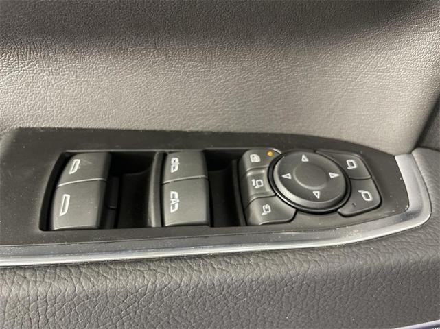 Photo of 2025 Summit White GMC Sierra 2500