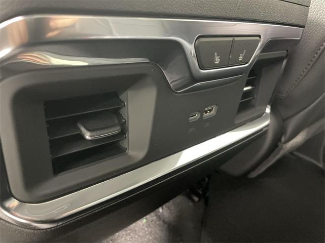 Photo of 2025 Summit White GMC Sierra 2500