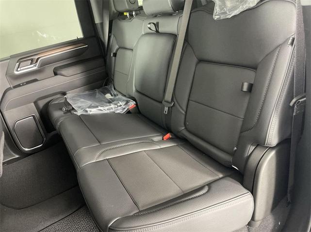 Photo of 2025 Summit White GMC Sierra 2500