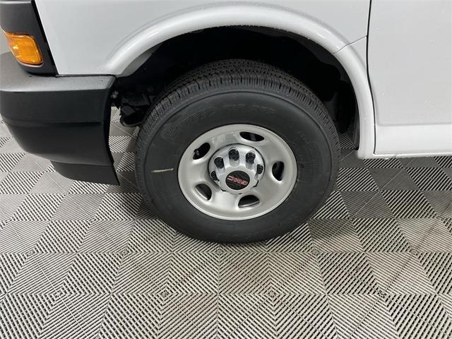 Photo of 2025 Summit White GMC Savana 2500
