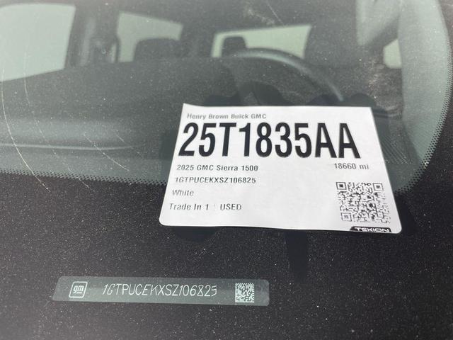Photo of 2025 Summit White GMC Sierra 1500