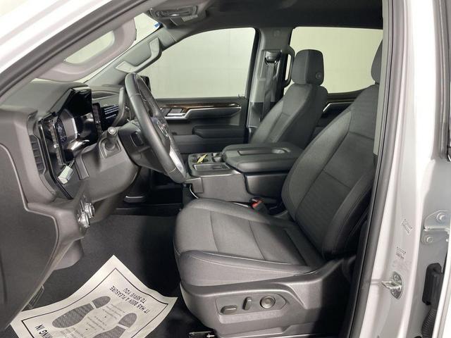Photo of 2025 Summit White GMC Sierra 1500
