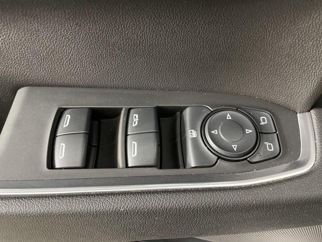 Photo of 2025 Summit White GMC Sierra 1500