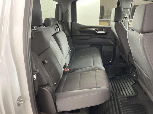 Photo of 2025 Summit White GMC Sierra 1500