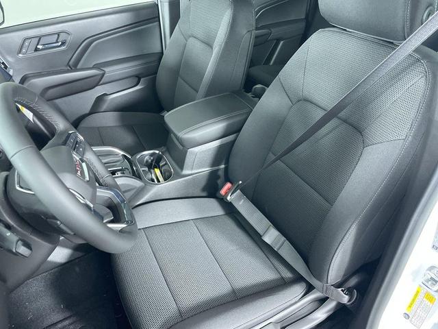Photo of 2025 Summit White GMC Canyon