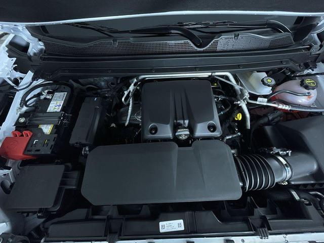 Photo of 2025 Summit White GMC Canyon