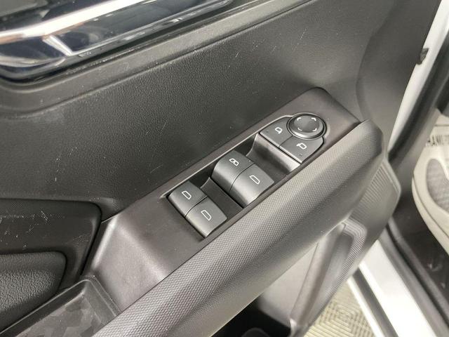 Photo of 2024 Summit White GMC Canyon