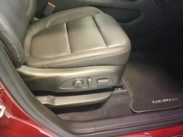 Photo of 2023 Radiant Red Tintcoat Chevrolet Traverse