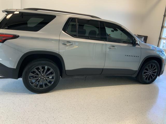 Photo of 2023 Sterling Gray Metallic Chevrolet Traverse