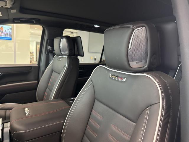 Photo of 2025 Onyx Black GMC Yukon XL