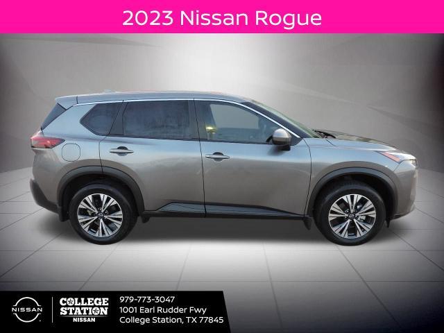 Photo of 2023 Gun Metallic Nissan Rogue