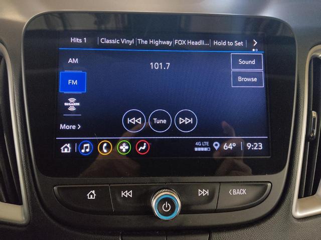 Photo of 2022 Silver Ice Metallic Chevrolet Malibu