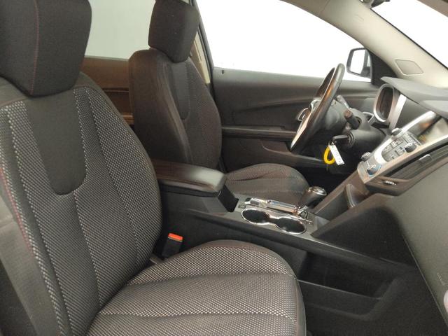 Photo of 2017 Silver Ice Metallic Chevrolet Equinox