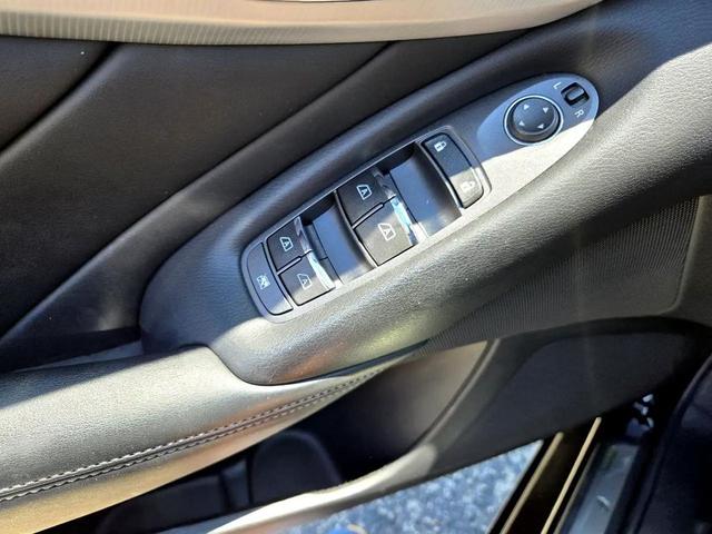 Photo of 2021 Black INFINITI Q50