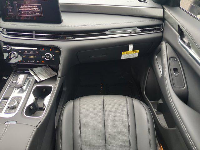 Photo of 2025 Majestic White INFINITI QX60