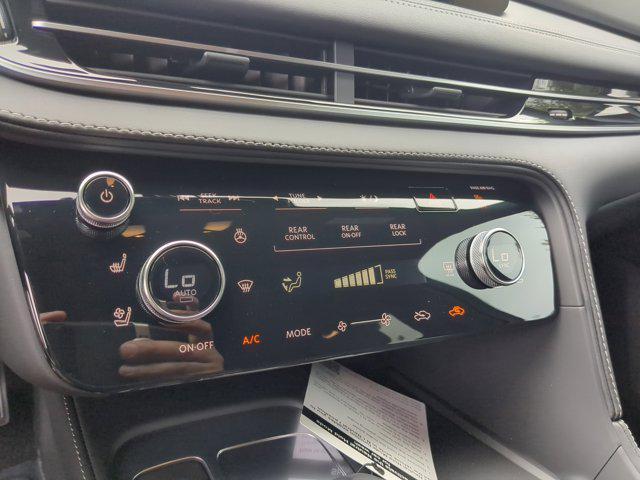 Photo of 2025 Majestic White INFINITI QX60