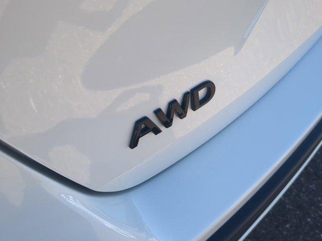 Photo of 2025 Radiant White INFINITI QX50