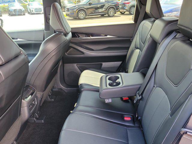 Photo of 2024 Mineral Black INFINITI QX60
