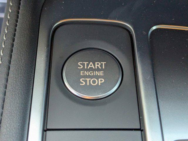 Photo of 2025 Majestic White INFINITI QX60