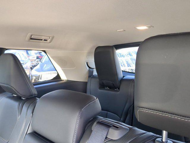 Photo of 2025 Majestic White INFINITI QX60