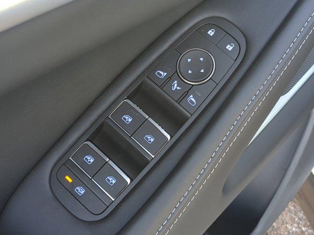 Photo of 2025 Majestic White INFINITI QX60