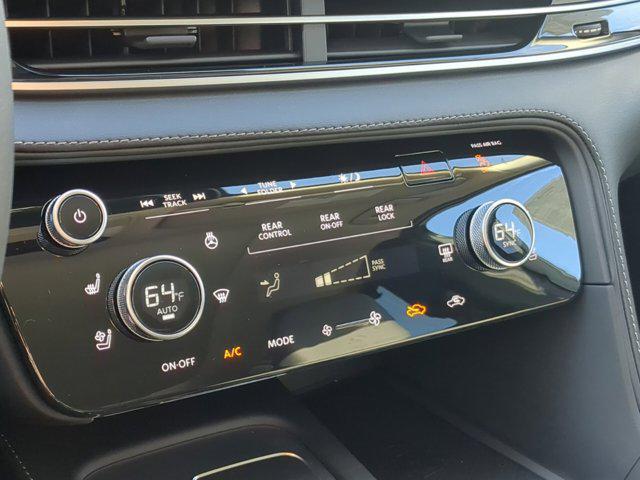 Photo of 2025 Majestic White INFINITI QX60
