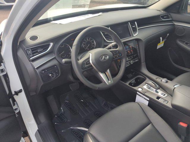 Photo of 2025 Radiant White INFINITI QX50