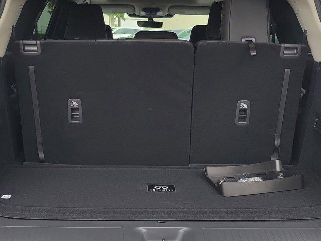 Photo of 2026 Radiant White INFINITI QX60