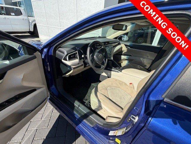 Photo of 2018 Blue Crush Metallic Toyota Camry Hybrid