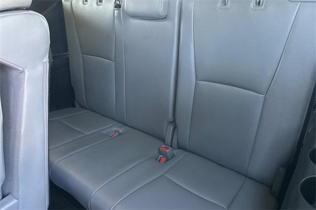 Photo of 2023 Celestial Silver Metallic Toyota Highlander