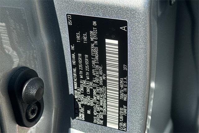 Photo of 2023 Celestial Silver Metallic Toyota Highlander