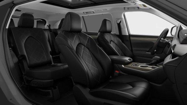 Photo of 2025 Wind Chill Pearl Toyota Highlander Hybrid