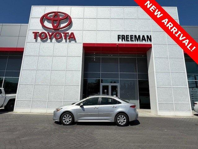 Photo of 2023 Classic Silver Metallic Toyota Corolla Hybrid