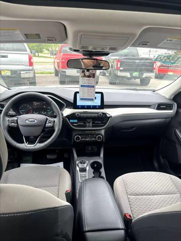 Photo of 2022 Blue Ford Escape