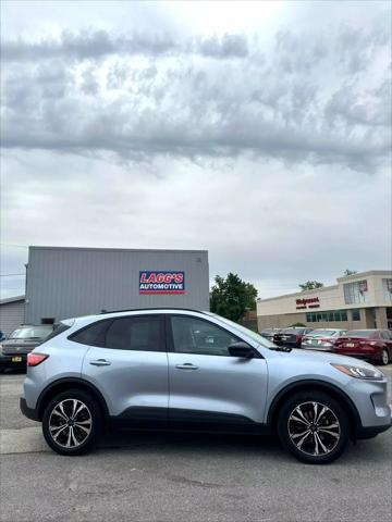 Photo of 2022 Blue Ford Escape